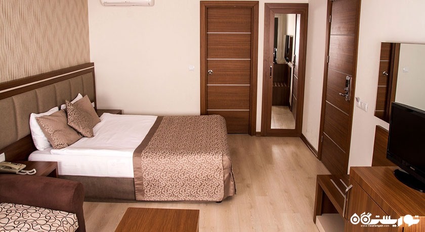 تخت بزرگ اتاق فمیلی